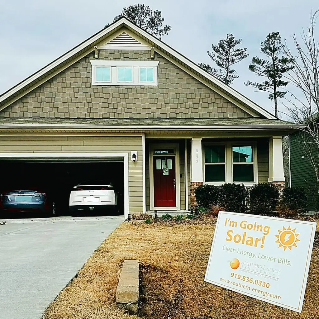 Home of an SEM customer with "I'm Going Solar" sign